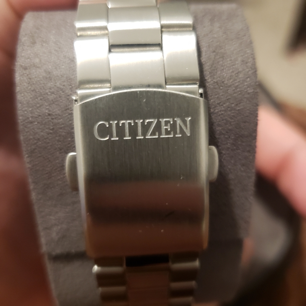 Citizen - Picture 5 of 6
